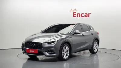 Infiniti Q30