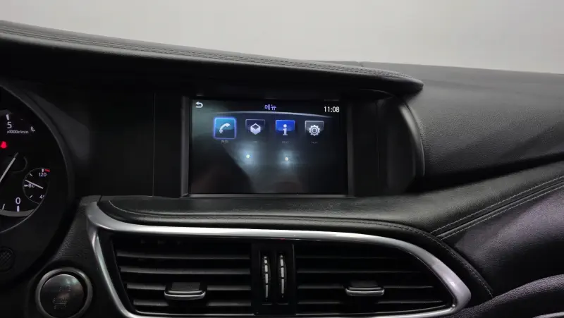 Infiniti Q30