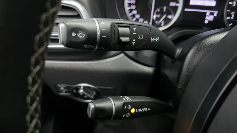 Infiniti Q30