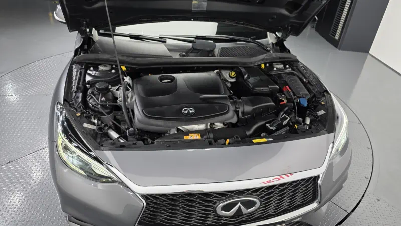 Infiniti Q30