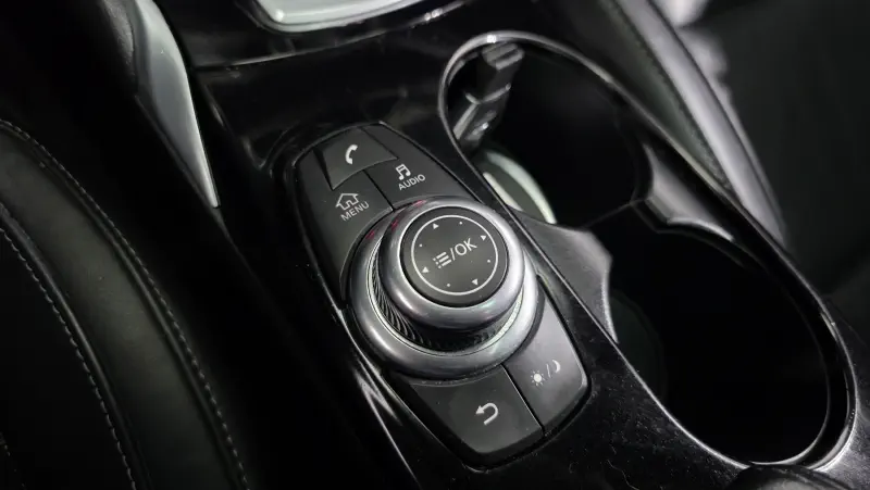 Infiniti Q30