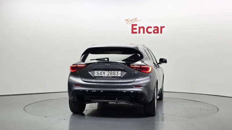 Infiniti Q30