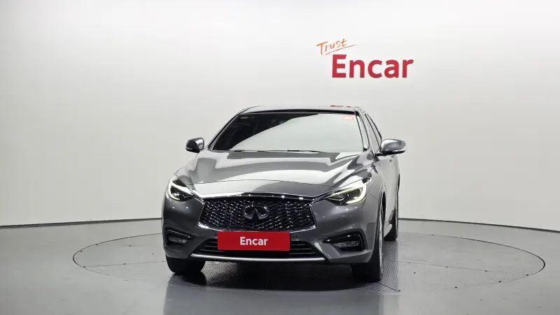 Infiniti Q30