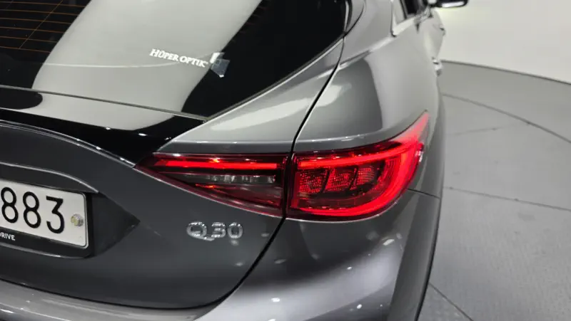 Infiniti Q30