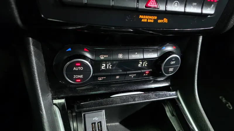 Infiniti Q30