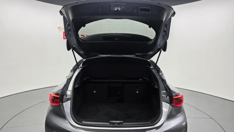Infiniti Q30