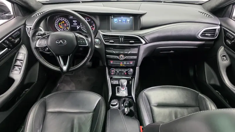 Infiniti Q30