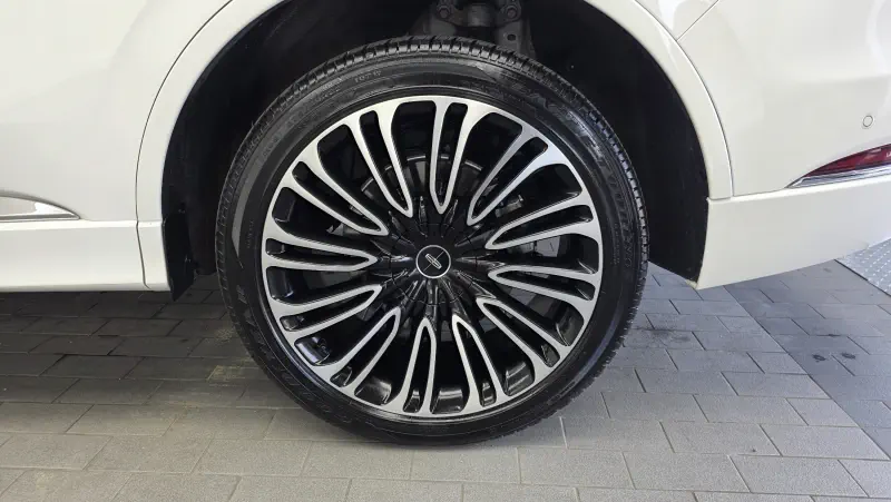 Lincoln Aviator