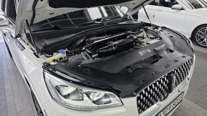 Lincoln Aviator