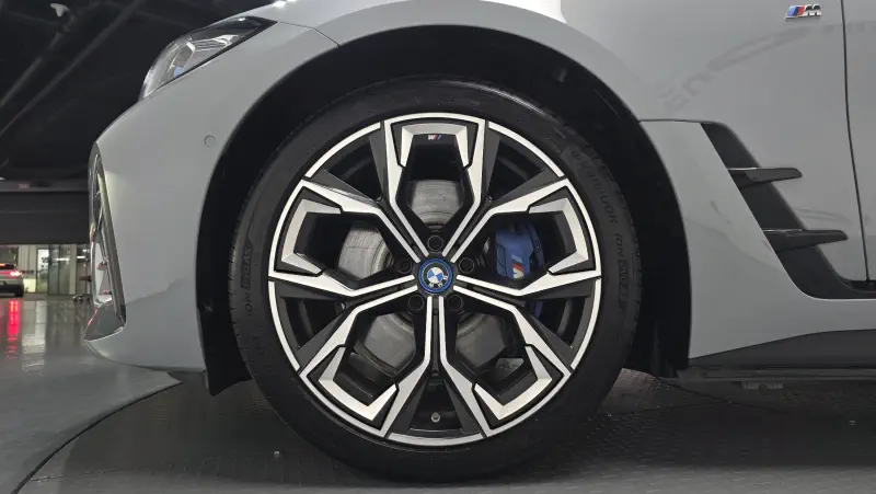 BMW i4