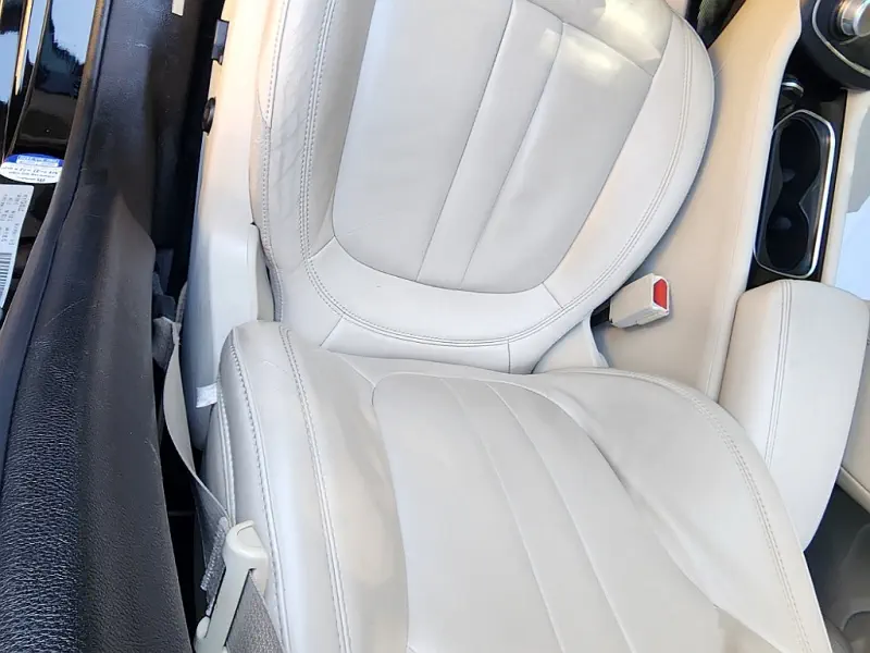 Chrysler 200
