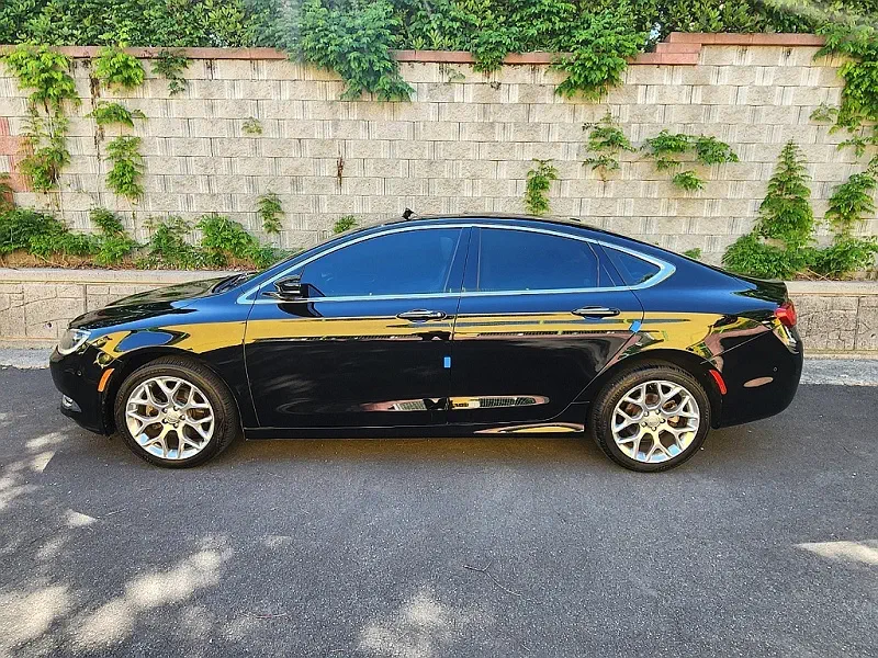 Chrysler 200