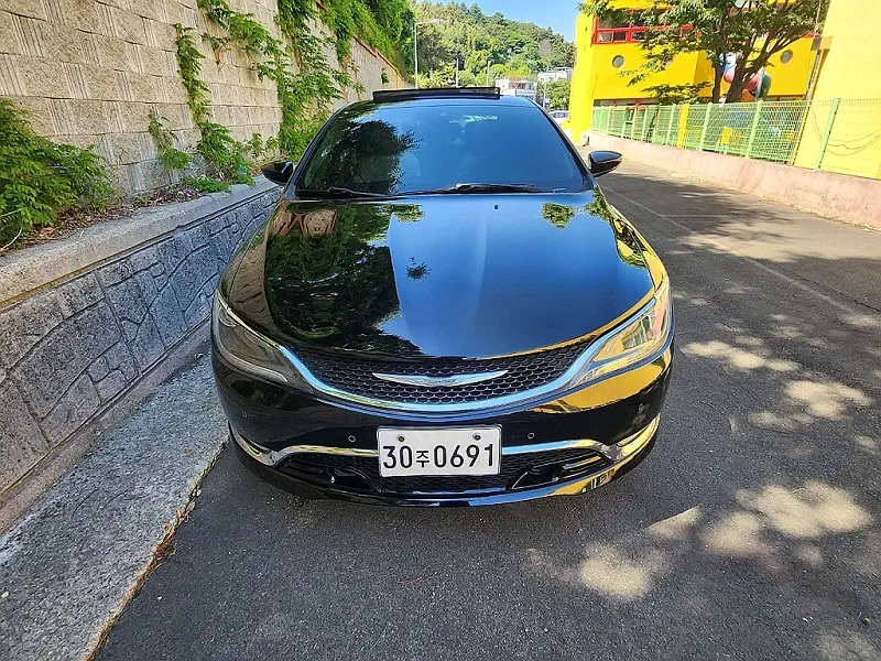Chrysler 200