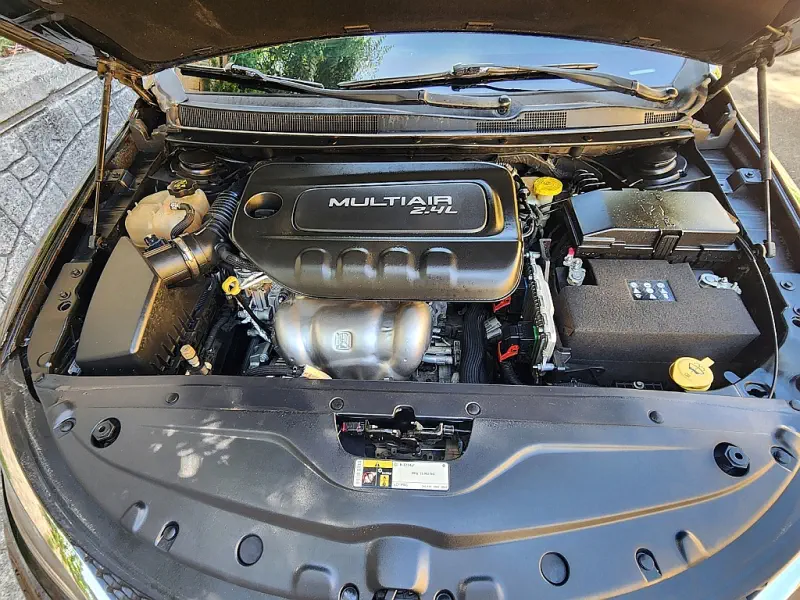 Chrysler 200