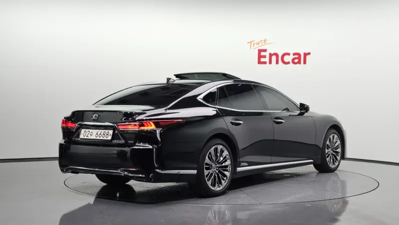 Lexus LS
