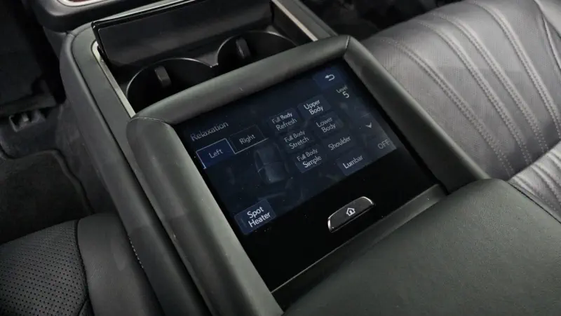Lexus LS