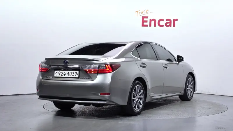 Lexus ES300h