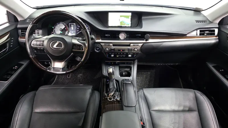 Lexus ES300h
