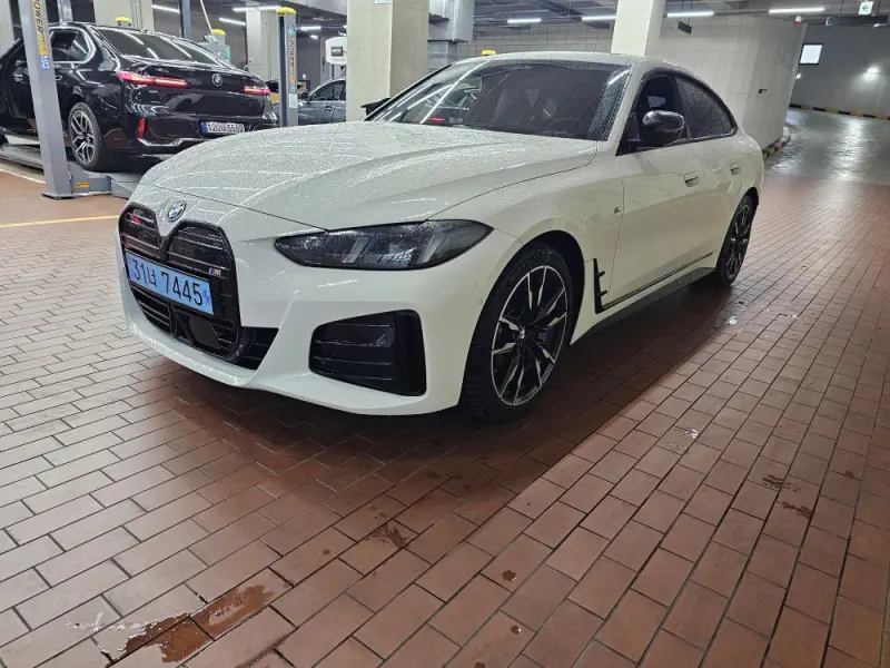 BMW i4