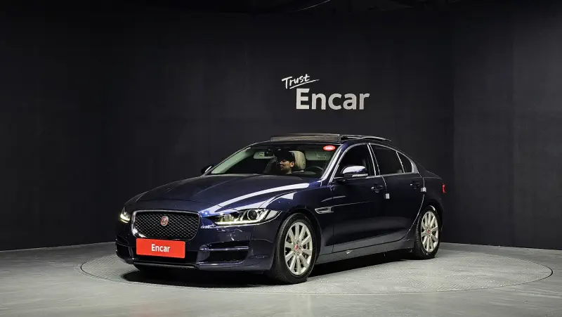 Jaguar XE