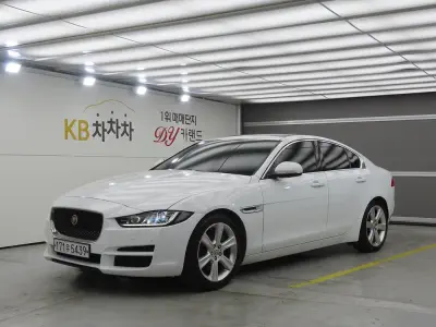 Jaguar XE