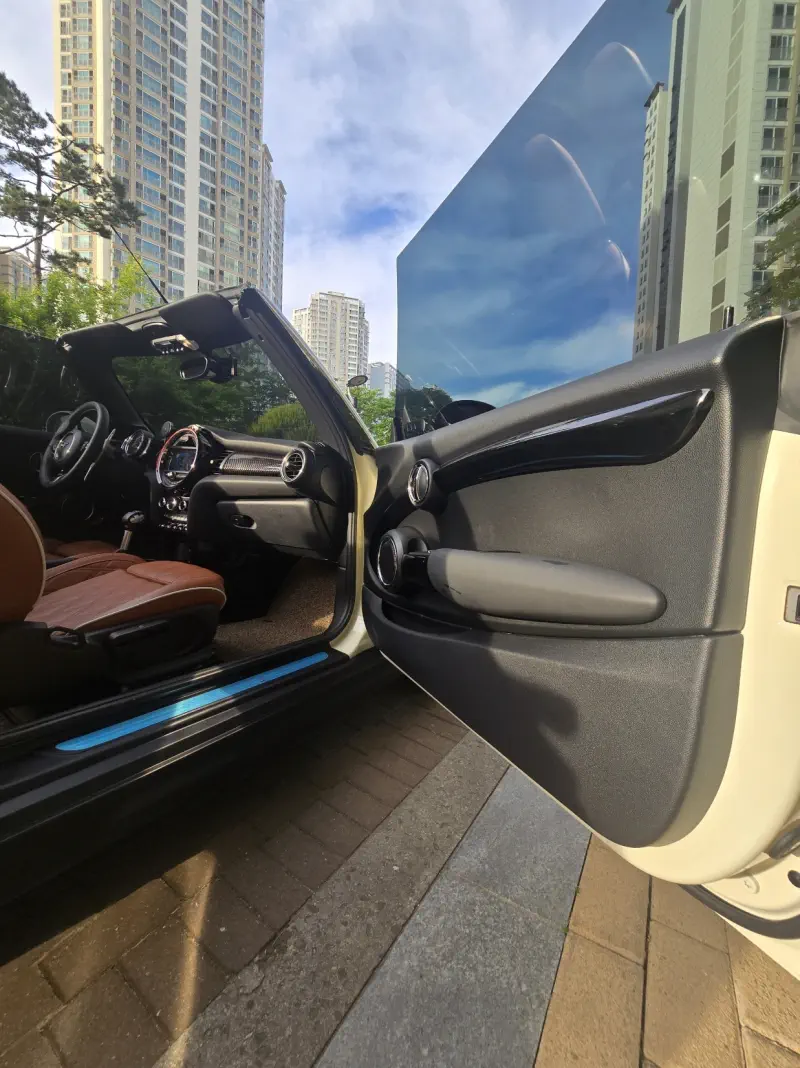 MINI Cabrio