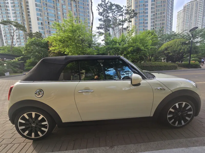MINI Cabrio