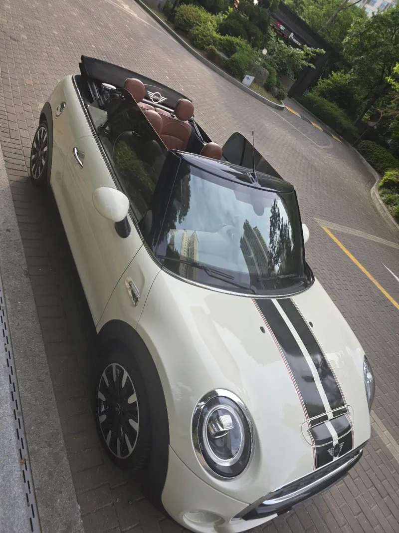 MINI Cabrio