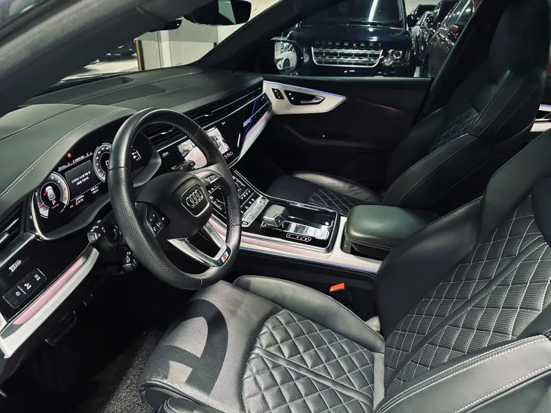 Audi Q8