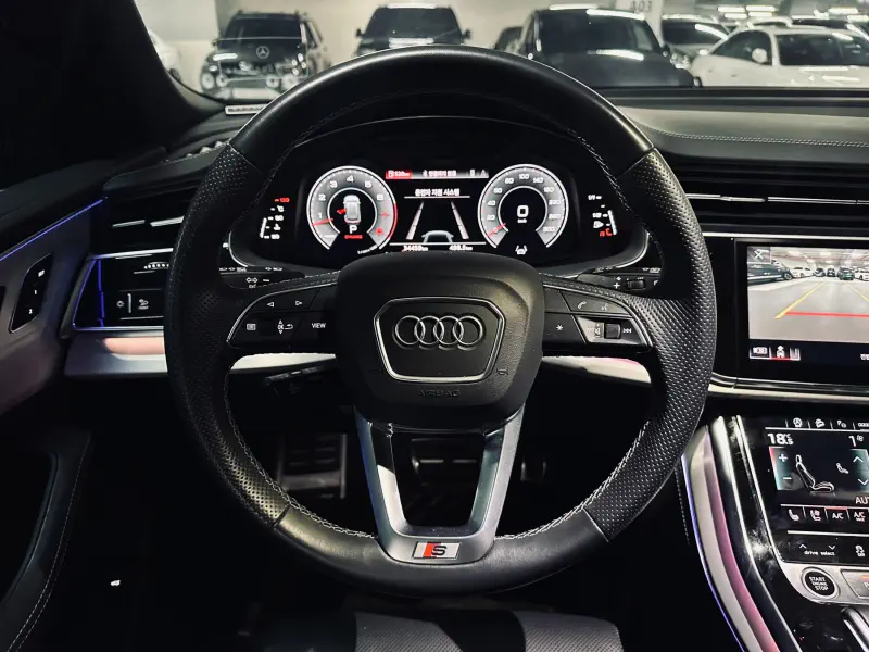 Audi Q8