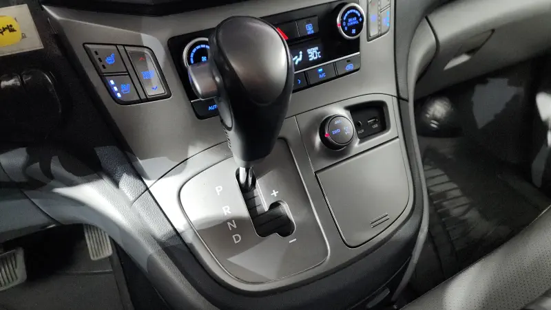 Hyundai Grand Starex