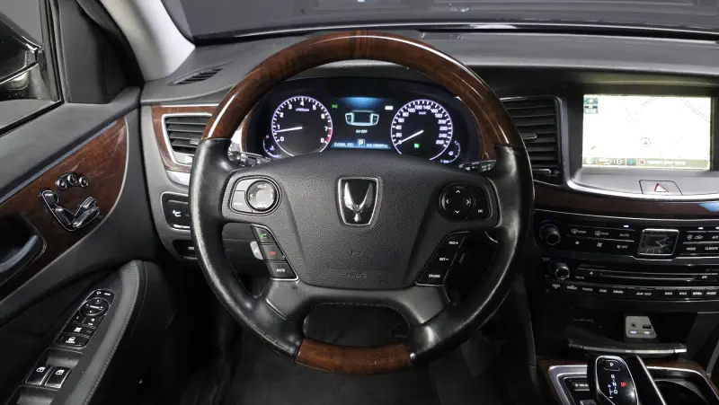 Hyundai Equus