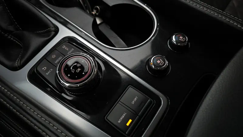 Nissan MAXIMA