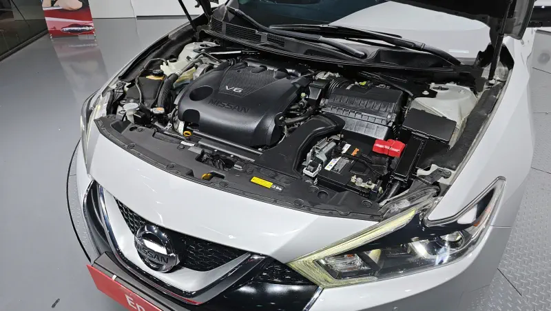 Nissan MAXIMA