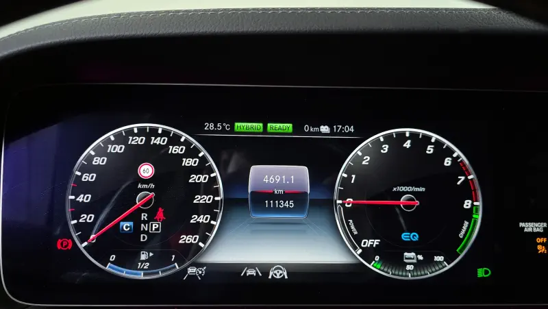 Mercedes-Benz S-Class