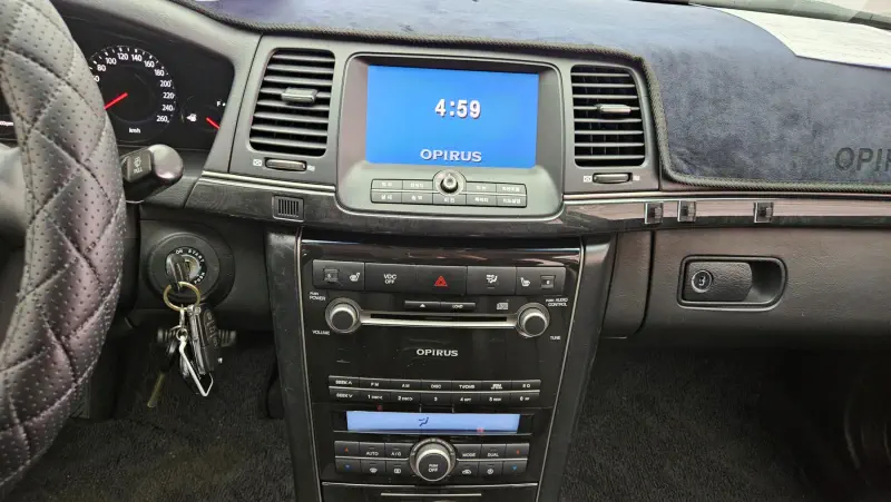 Kia OPIRUS