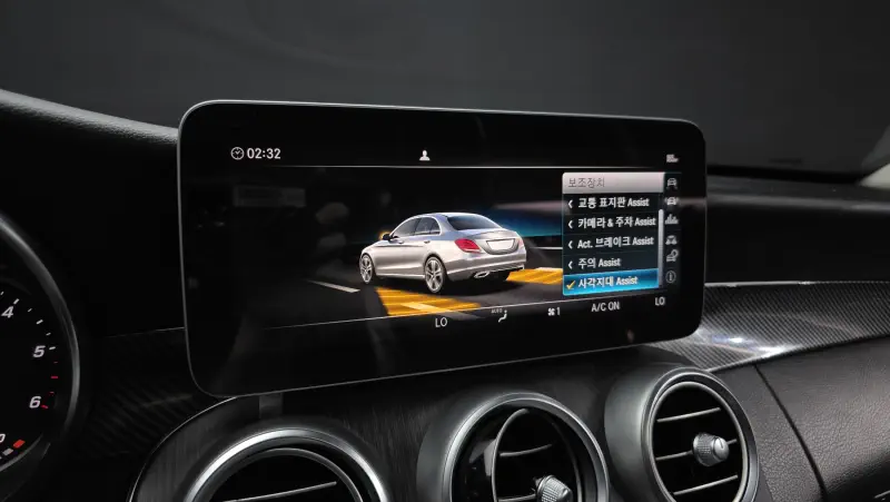 Mercedes-Benz C-Class