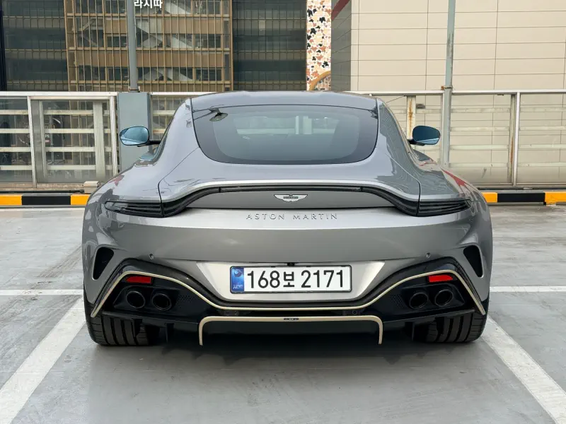Aston Martin Vantage