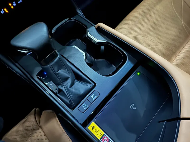Lexus ES300h