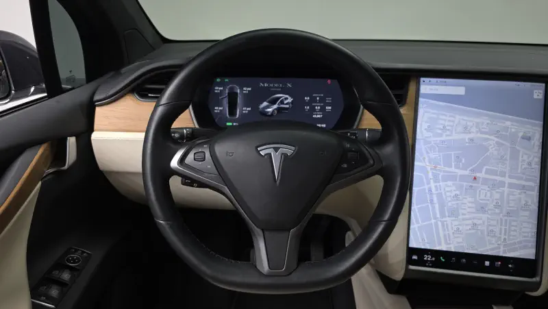 Tesla MODEL X