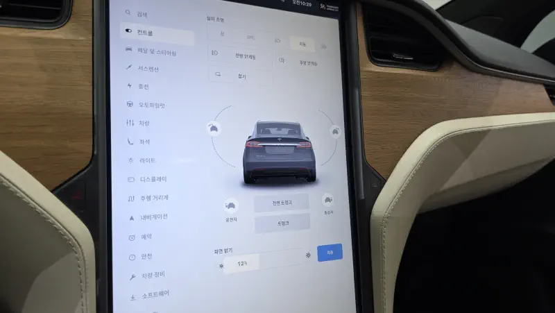 Tesla MODEL X