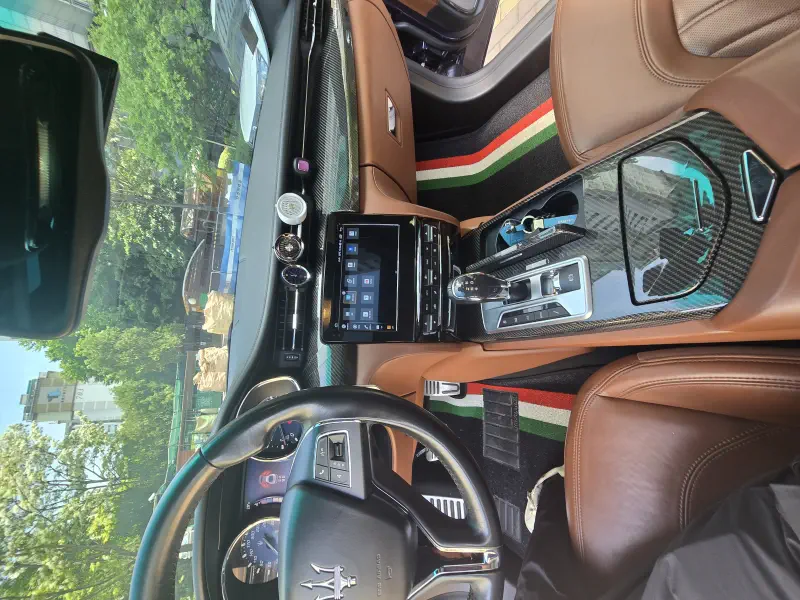 Maserati Quattroporte