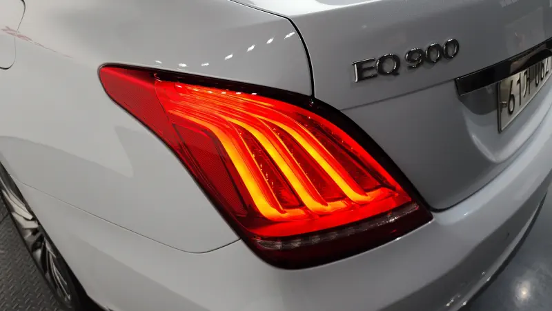 Genesis EQ900