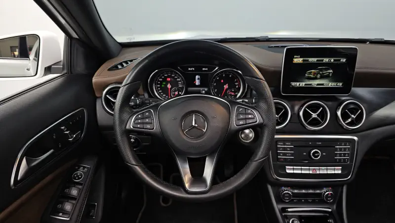Mercedes-Benz GLA-Class