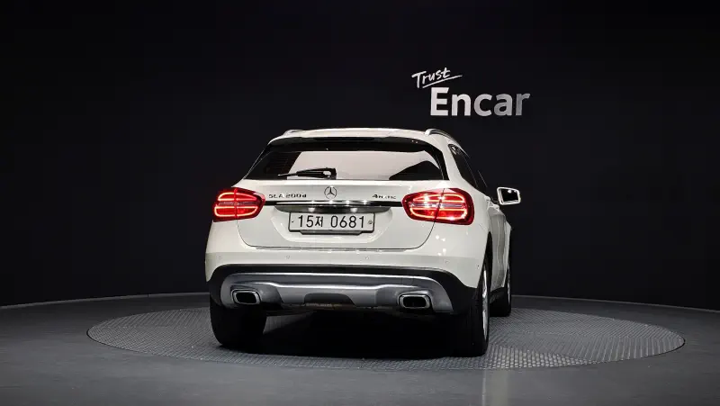 Mercedes-Benz GLA-Class