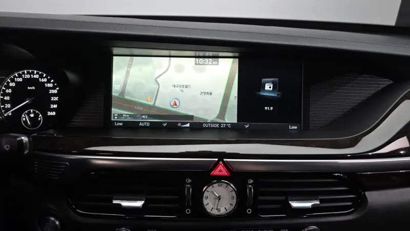 Genesis EQ900
