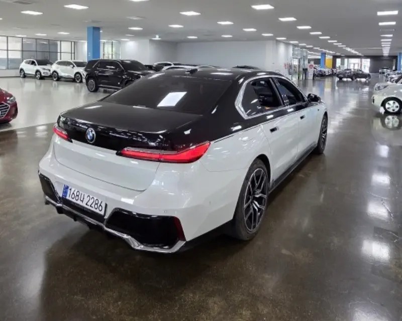 BMW 7-Series