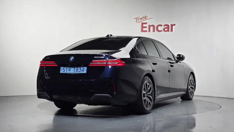BMW i5