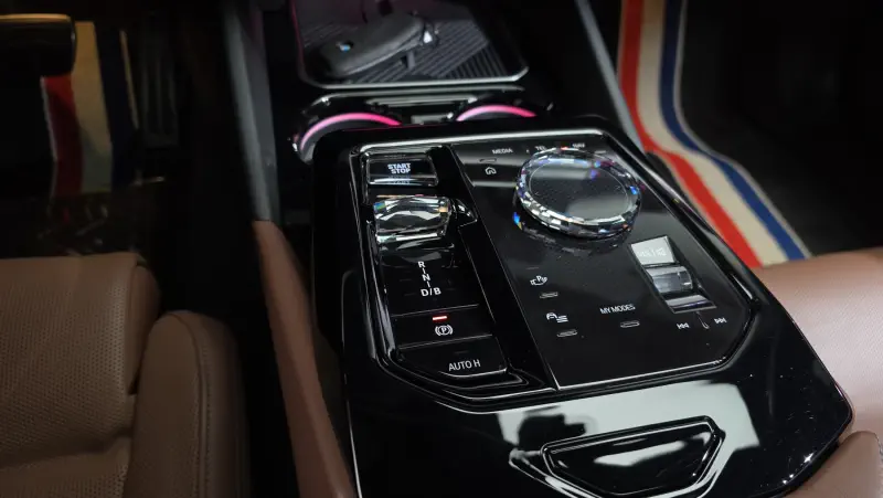 BMW i5