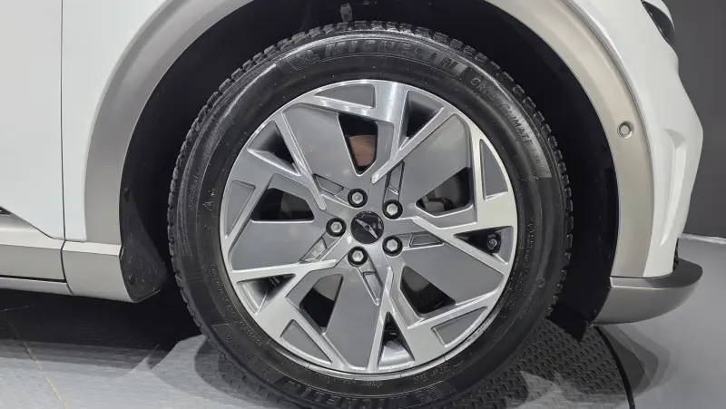 Genesis GV60